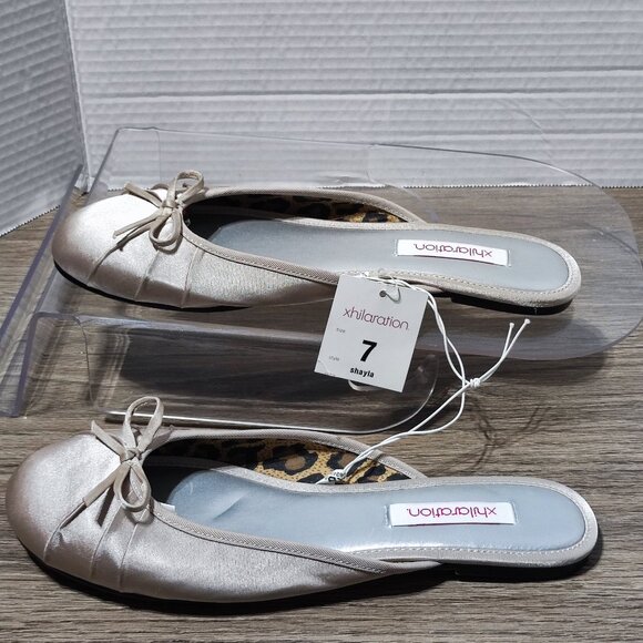 Xhilaration Shayla flats women's size 7M SilverSatin Mule Cushioned Insoles NWT - Picture 1 of 12